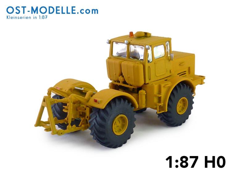 Preview: Traktor Kirovets K701 gelb mit Motorverkleidung